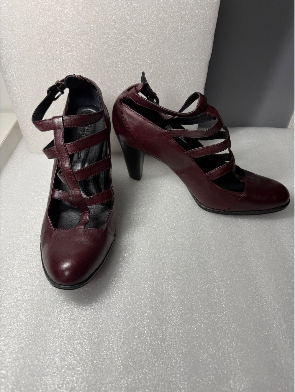 Crown by Børn Burgundy Leather Strappy Heels Pumps Size 9.5 / EU 41 - Picture 3 of 11